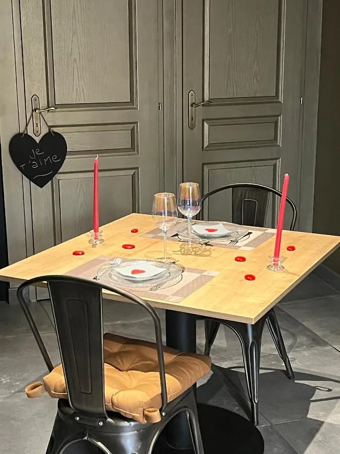 Suite Romantique Avec Ambiance Cocooning Saint-Genet-Lerpt França