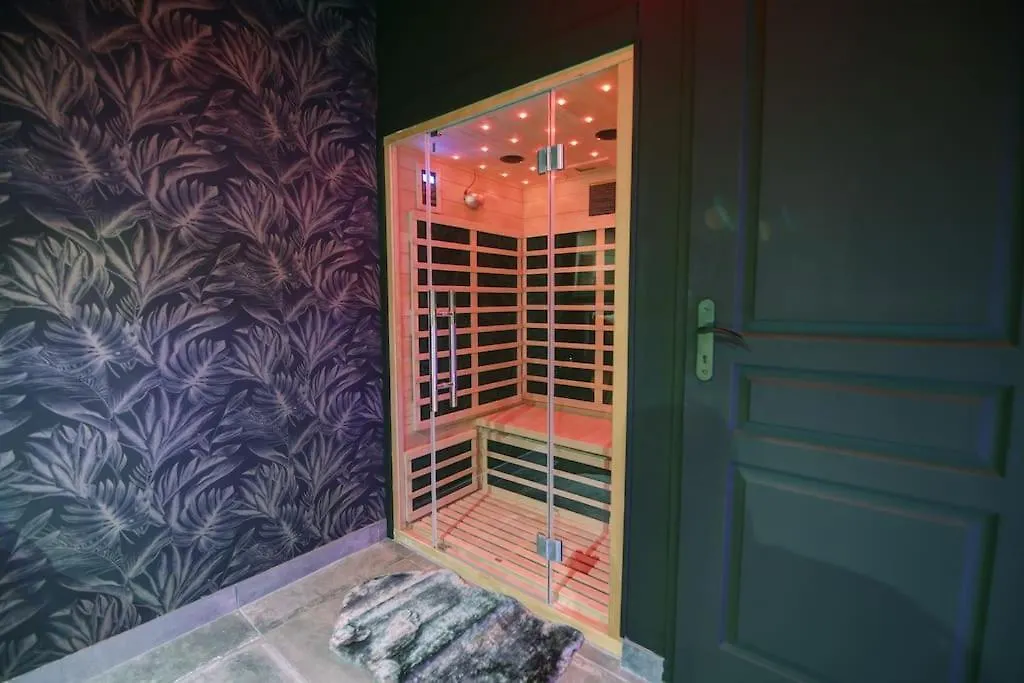 Suite Romantique Avec Ambiance Cocooning Saint-Genet-Lerpt